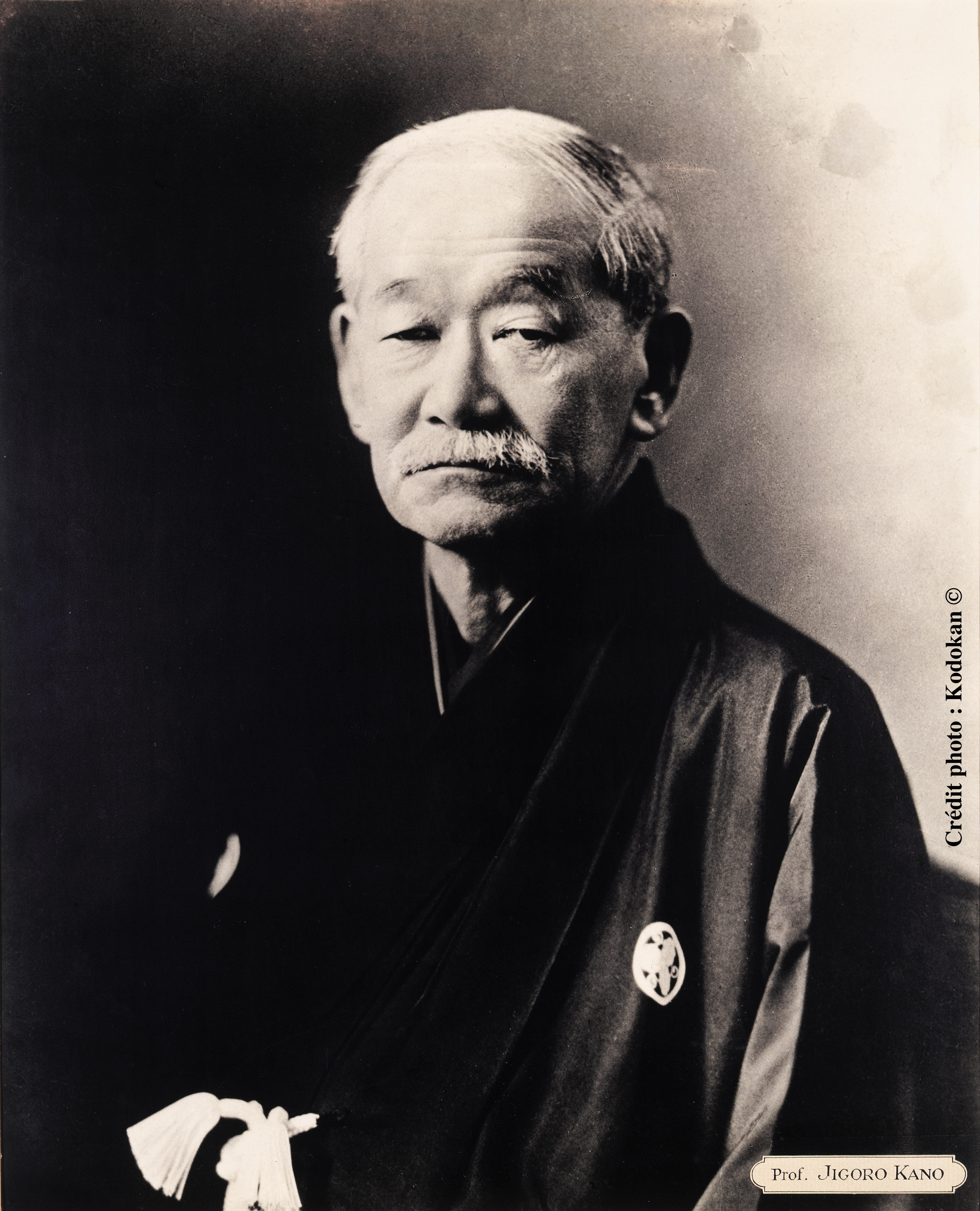 Джитсу япония. Основатель дзюдо Дзигоро Кано. Дзигоро Кано портрет.